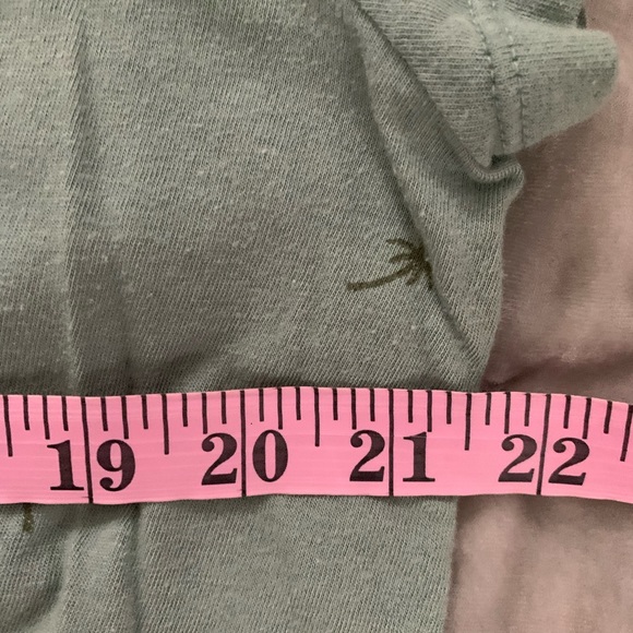 Gap tee shirt XXL olive green with palm tree print EUC - Picture 5 of 6